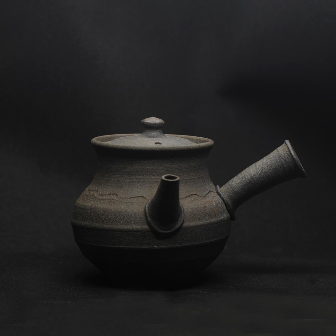 Чайник Yozu «Крынка» №2, 110 мл (чёрная глина, угольный обжиг)