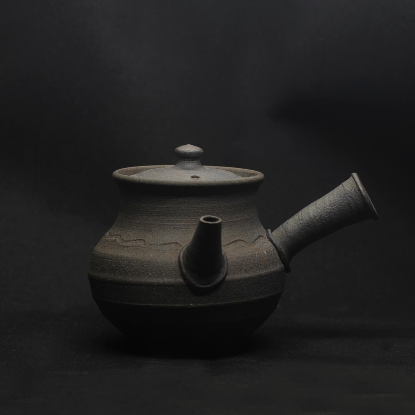 Чайник Yozu «Крынка» №2, 110 мл (чёрная глина, угольный обжиг)