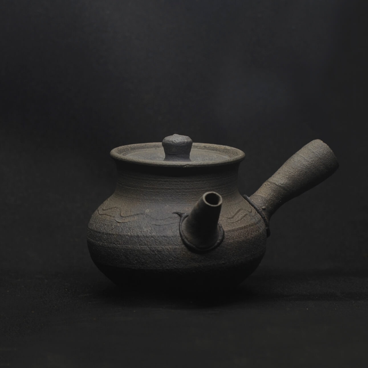 Чайник Yozu «Крынка» №1, 80 мл (чёрная глина, угольный обжиг)
